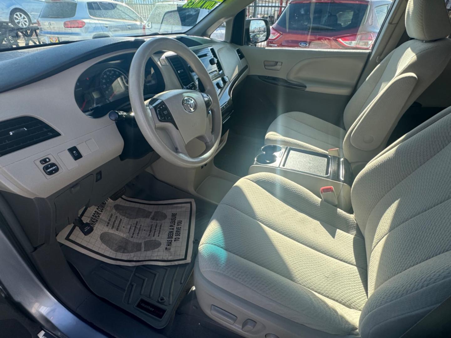 2011 Silver Toyota Sienna (5TDKK3DC1BS) , located at 2190 Hwy 95, Bullhead City, AZ, 86442, (928) 704-0060, 0.000000, 0.000000 - Photo#5